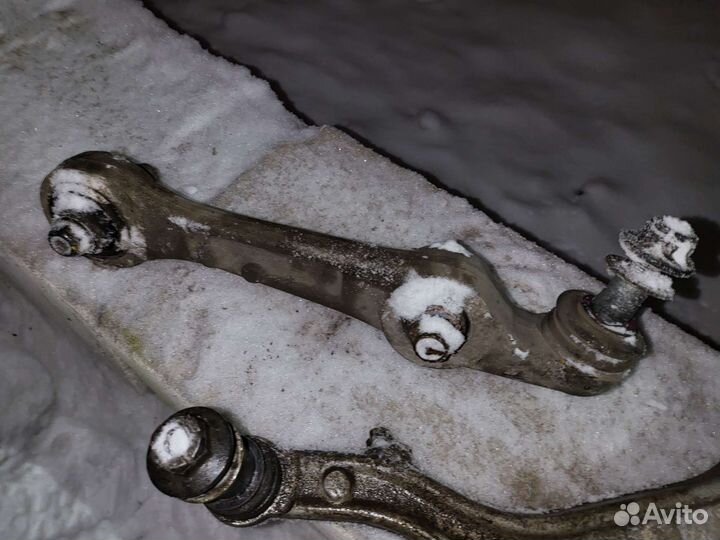 Рычаг передний левый нижний верхний Genesis G80