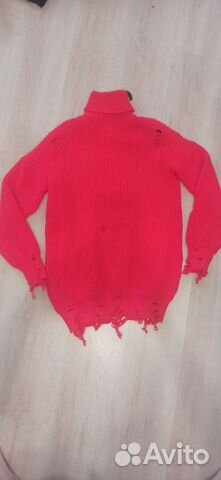 Свитер с дырками