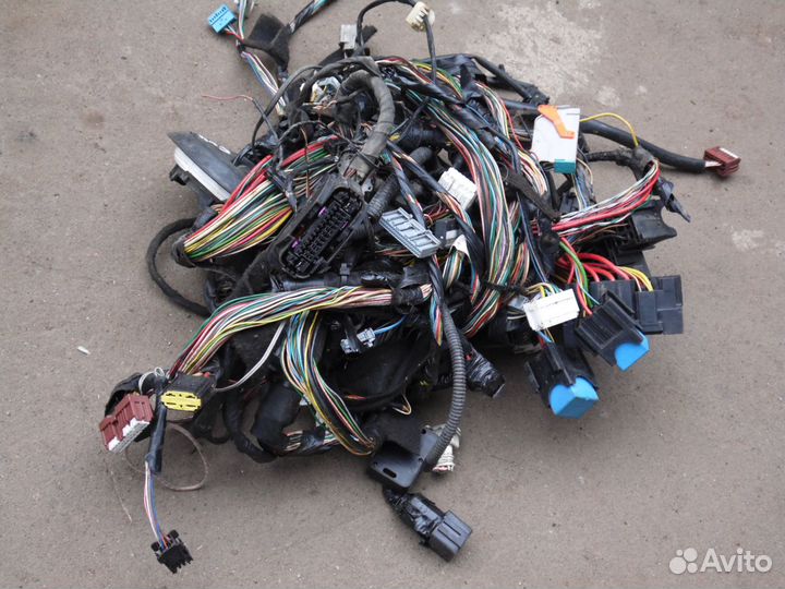 Электропроводка двигателя 1.6 Рено Логан 2