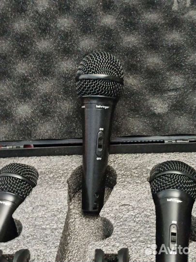 Behringer XM1800S комплект