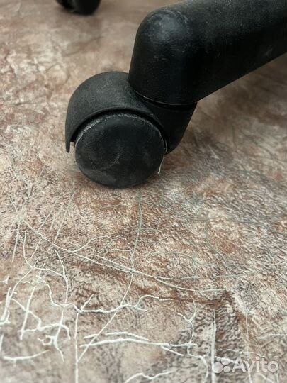 Офисное кресло