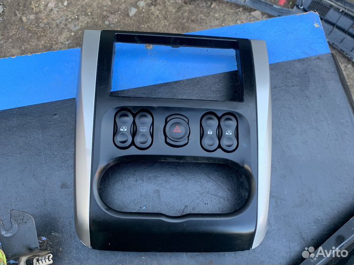 Центральная накладка торпедо nissan almera g15