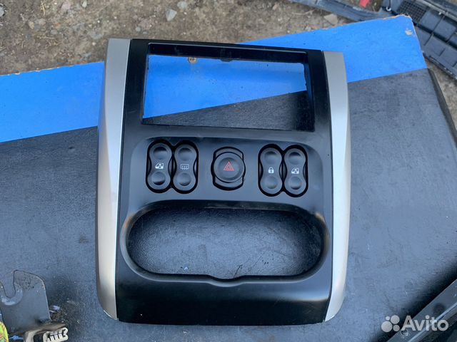 Центральная накладка торпедо nissan almera g15