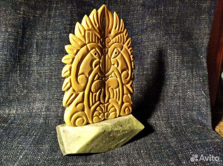 Поделка из бивня мамонта 