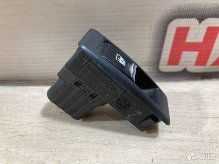 Кнопка стеклоподъемника передняя правая LADA