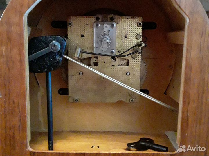 Часы настольные янтарь