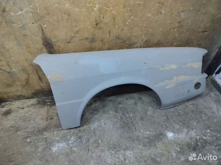 Audi 80 b2 крыло переднее правое