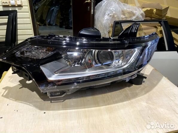 Фара передняя оригинал Митсубиси Аутлендер 3 гф
