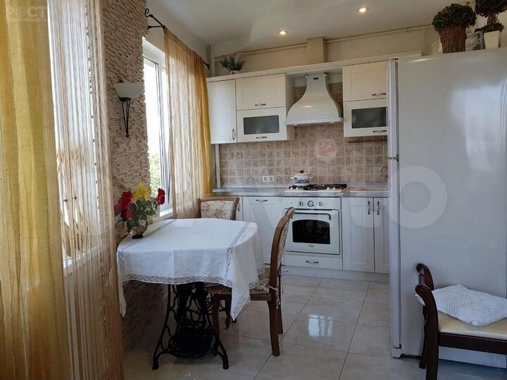 2-к. квартира, 43 м², 6/10 эт.