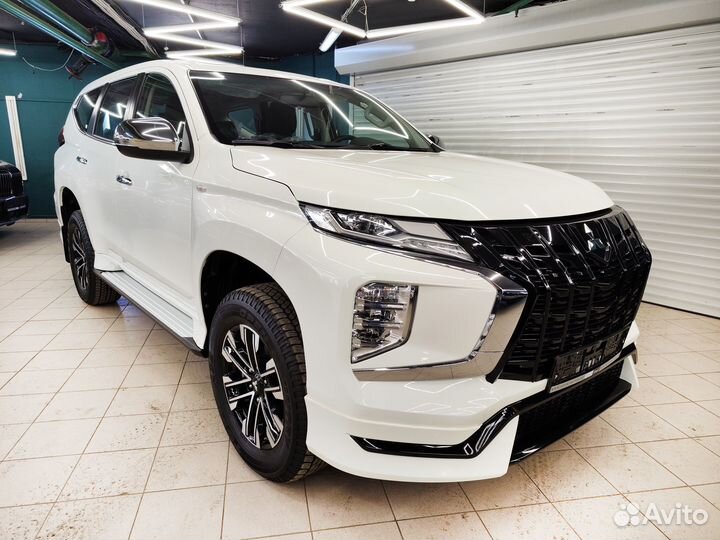 Mitsubishi Montero Sport 3.0 AT, 2022, 100 км