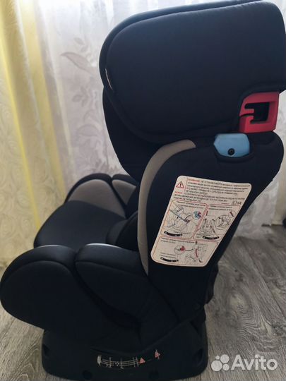 Автомобильное кресло