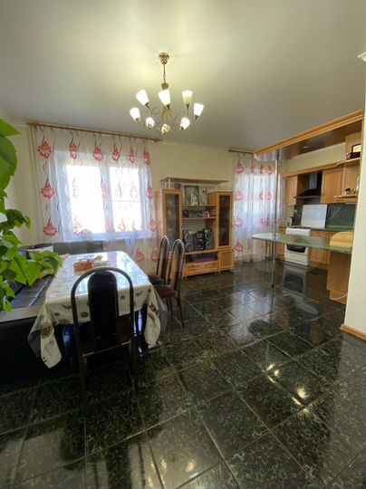 4-к. квартира, 141 м², 5/6 эт.