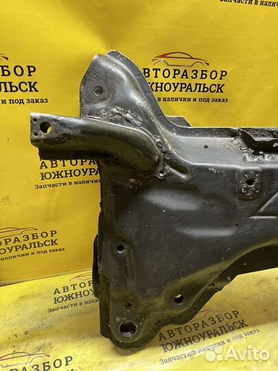 Подрамник передний Peugeot 307 2003