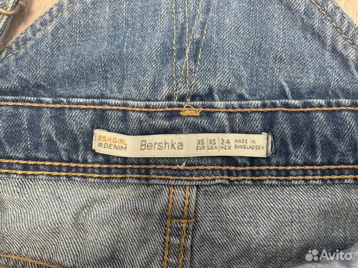 Джинсовый женский комбинезон Bershka размер XS