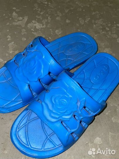 Резиновые тапочки женские