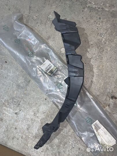 Кронштейн бампера правый Megan 2 новый ориг