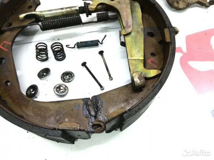 Механизм стояночного тормоза Toyota Tundra UCK40