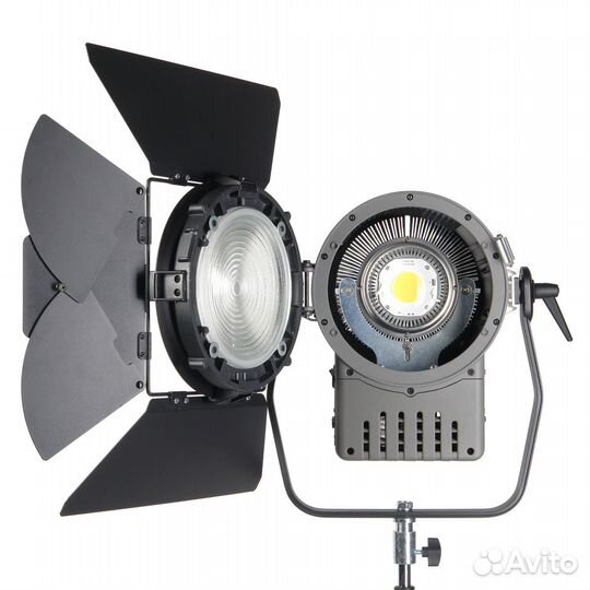 Осветитель студийный GreenBean Fresnel 300 LED X3