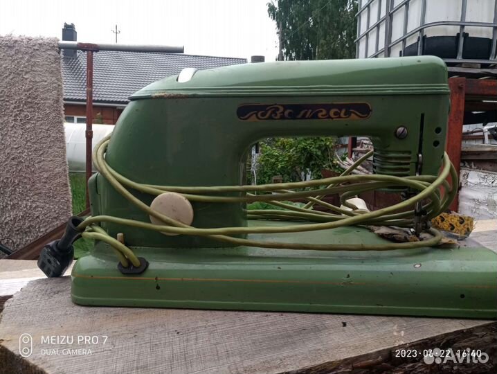 Швейная машина 