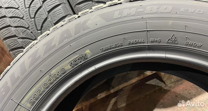 Bridgestone Blizzak LM-80 Evo 235/60 R18