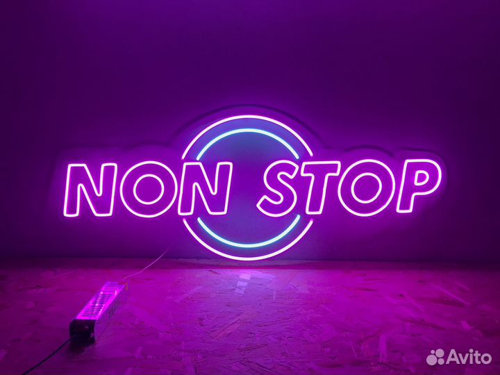 Мастер изготовления неоновых вывесок