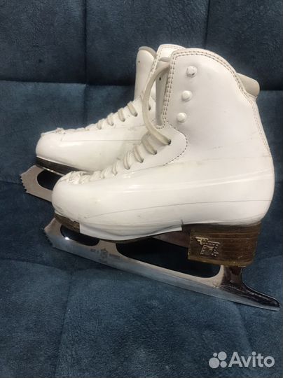 Коньки фигурные Risport