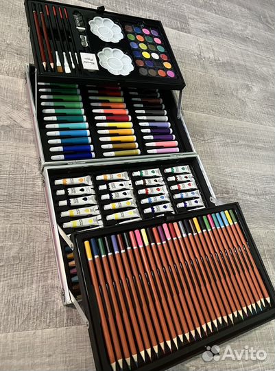 Набор для рисования и творчества в чемоданчике