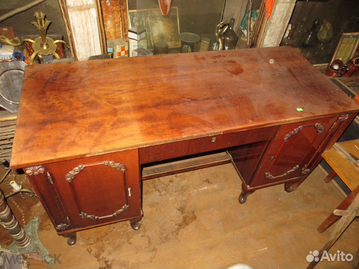 Старинная мебель -Буфеты, горки,стол,трюмо,стул