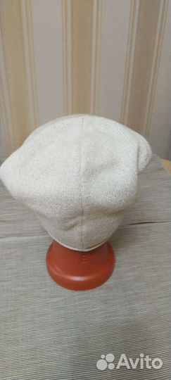 Шапка женская Guess