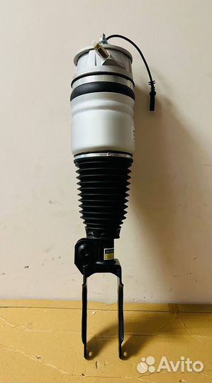 Передний амортизатор Porsche Cayenne 958