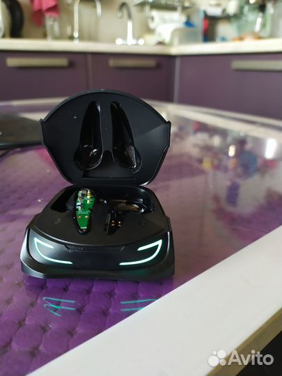 Зарядное устройство для наушников