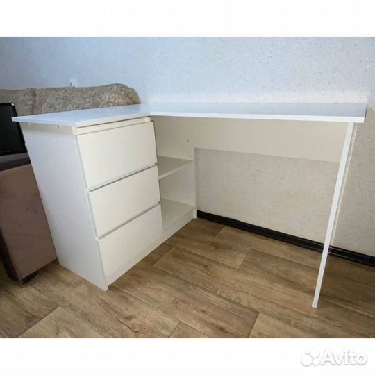 Стол письменный компьютерный малый