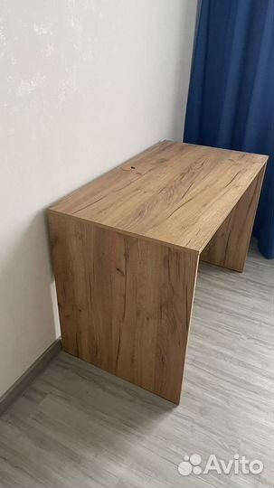 Письменный стол