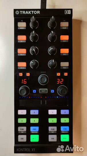 Dj контроллер Traktor X1 Mk2