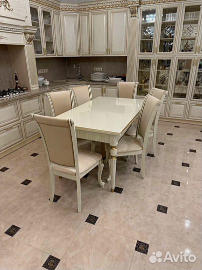 Стулья и стол