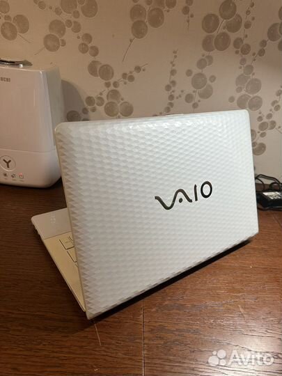 Ноутбук Sony Vaio 15 Core i3/4/320/GF410/1gb/15.6