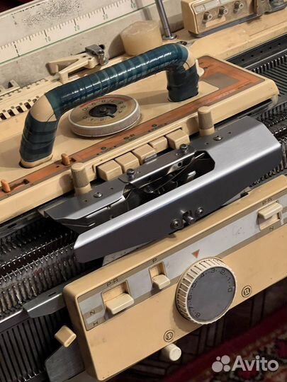 Двухфантурная вязальная машина Симак