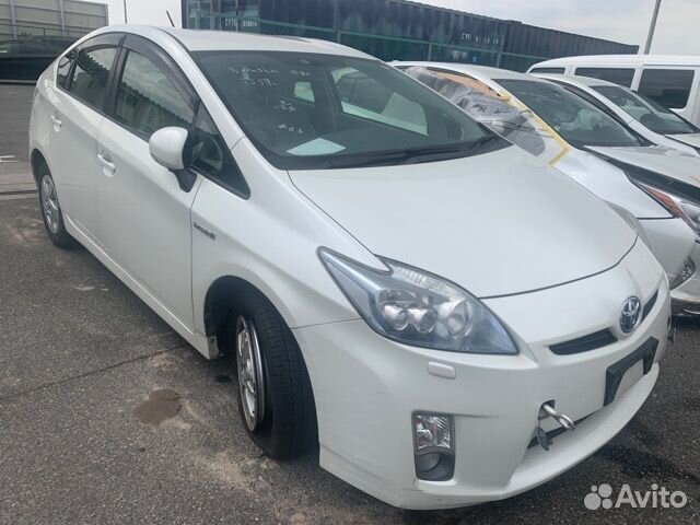 Решетка под лобовое стекло передняя Toyota Prius