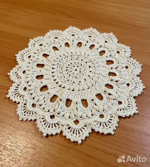 Салфетки вязаные крючком 21-27см