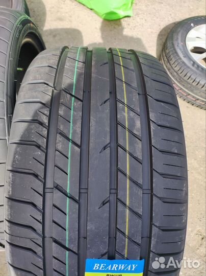 Bearway BW118 275/35 R22 и 315/30 R22 104W