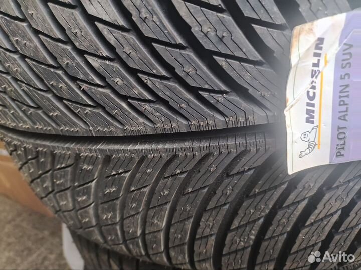 Michelin Pilot Alpin 5 SUV 285/40 R22 110V