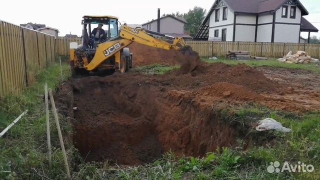 Аренда экскаватора погрузчика / услуги трактора в Санкт-Петербурге ...