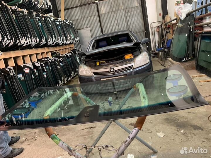Лобовое стекло Опель Астра