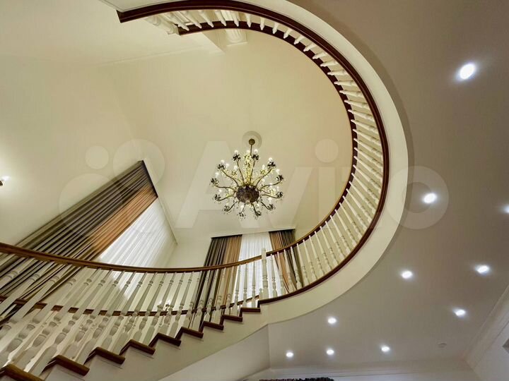 Дом 330 м² на участке 4,5 сот.