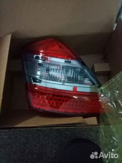 W221 фонарь задний