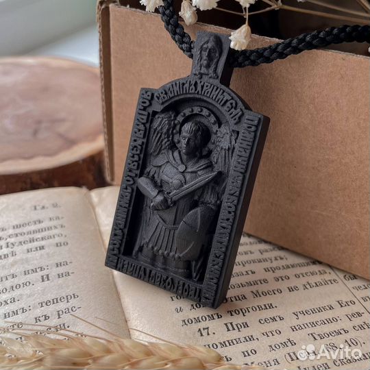 Икона нательная на гайтане