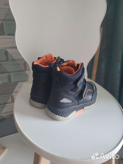 Ботинки демисезонные для мальчика 23