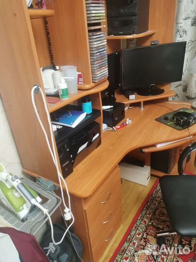 Компьютерный стол