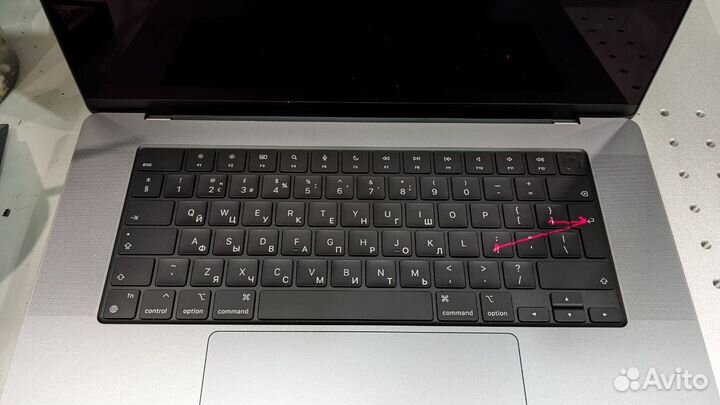 Лазерная гравировка клавиатуры macbook