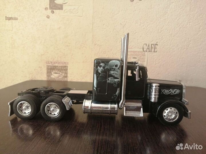 Модель Peterbilt 1/32